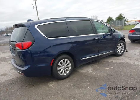 2018 Chrysler Pacifica Touring L z USA, uszkodzony, nr VIN 2C4RC1BG6JR233614